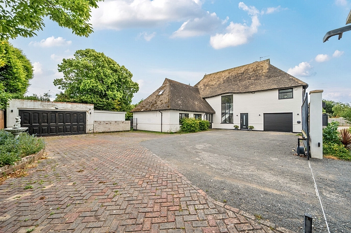 4 bedroom  detached house for sale