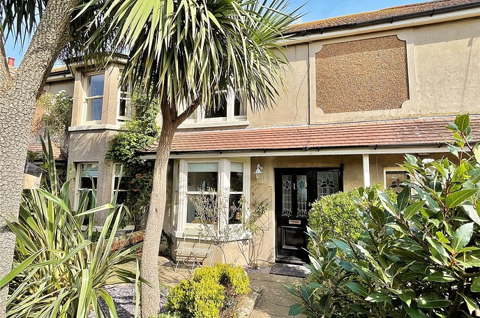 2 bedroom  terraced house for sale