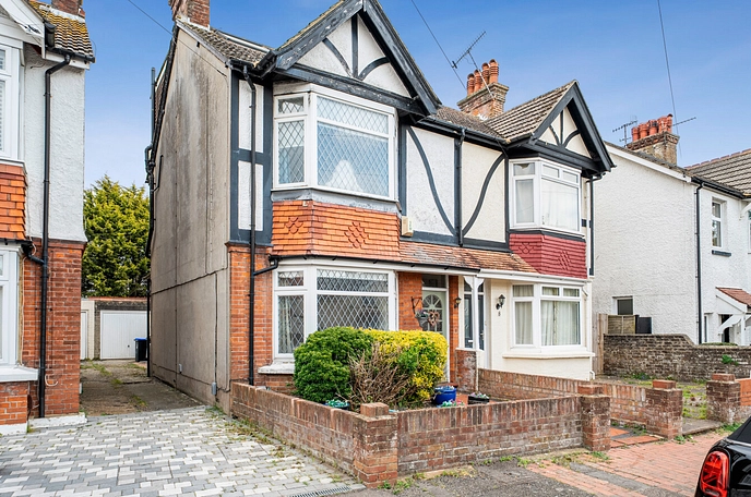 4 bedroom  semi-detached house for sale