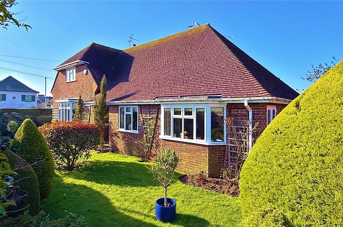 2 bedroom  detached bungalow for sale