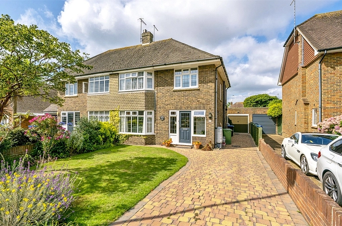 3 bedroom  semi-detached house for sale