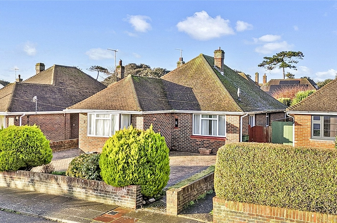 2 bedroom  detached bungalow for sale