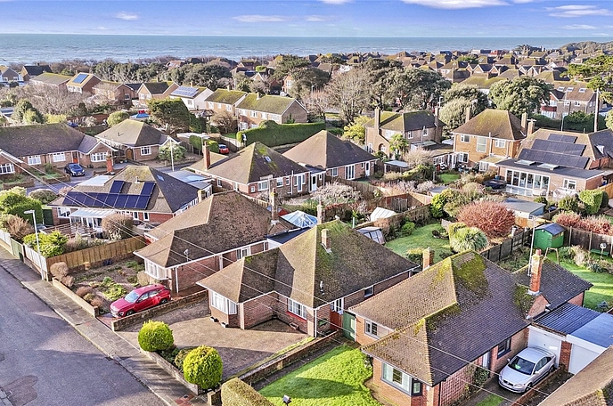 2 bedroom  detached bungalow for sale