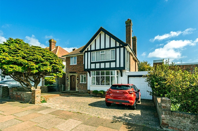 4 bedroom  detached house for sale