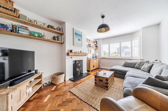 3 bedroom  semi-detached house for sale