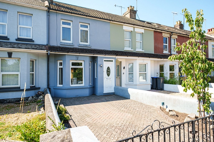 3 bedroom  terraced house for sale