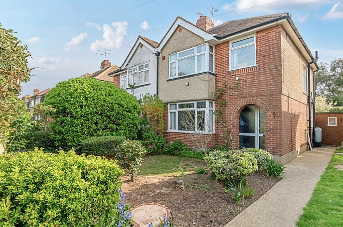 3 bedroom  semi-detached house for sale