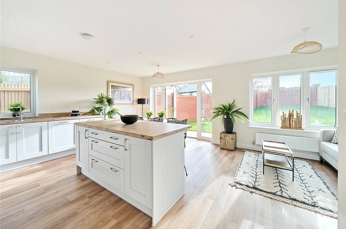4 bedroom  detached house for sale