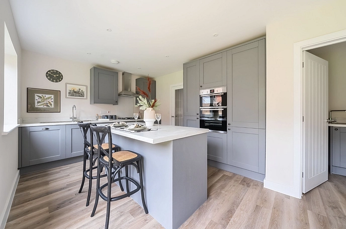 4 bedroom  semi-detached house for sale