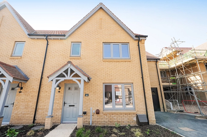 4 bedroom  semi-detached house for sale