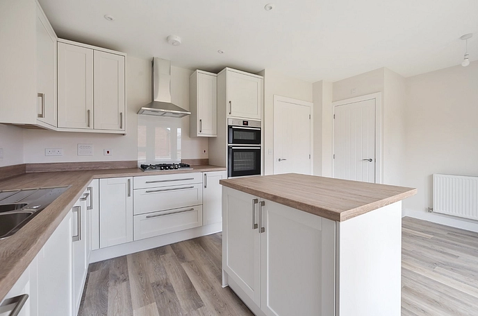 4 bedroom  semi-detached house for sale