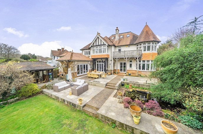 4 bedroom  detached house for sale