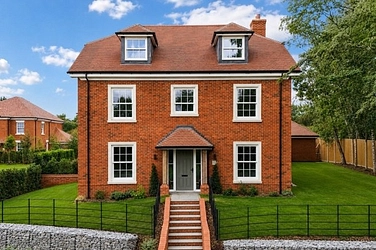 4 bedroom  detached house for sale
