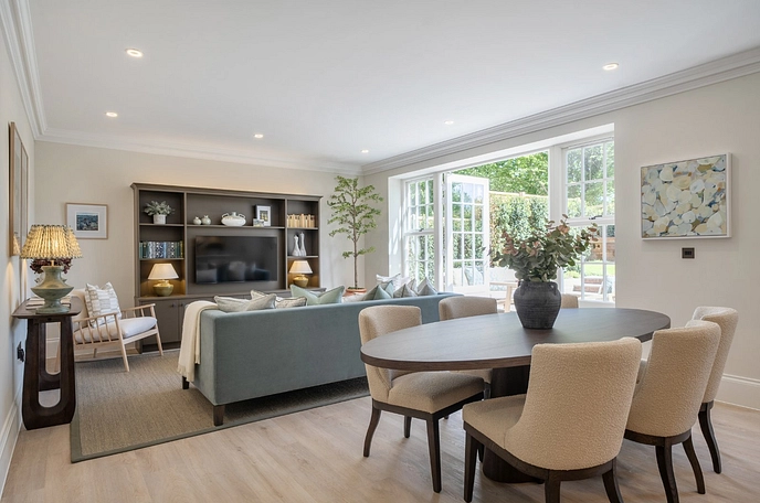 4 bedroom  detached house for sale