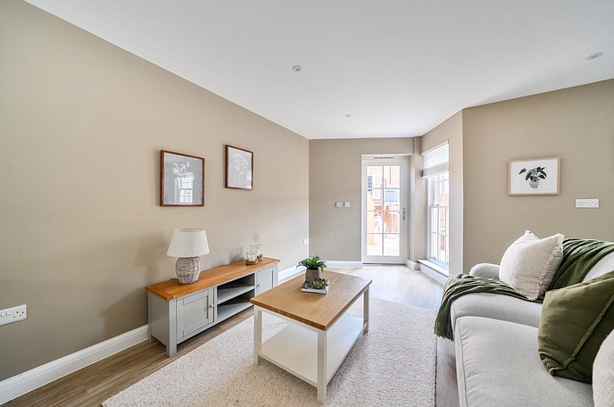 4 bedroom  terraced house for sale