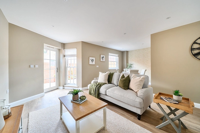 4 bedroom  terraced house for sale