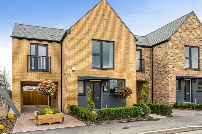 3 bedroom  terraced house for sale