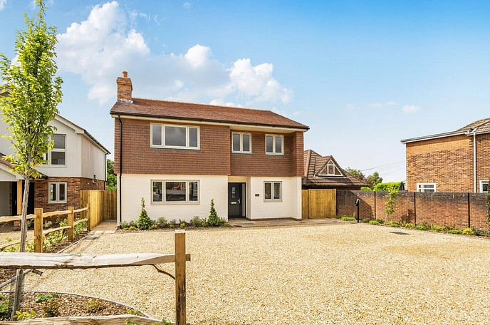 4 bedroom  detached house for sale