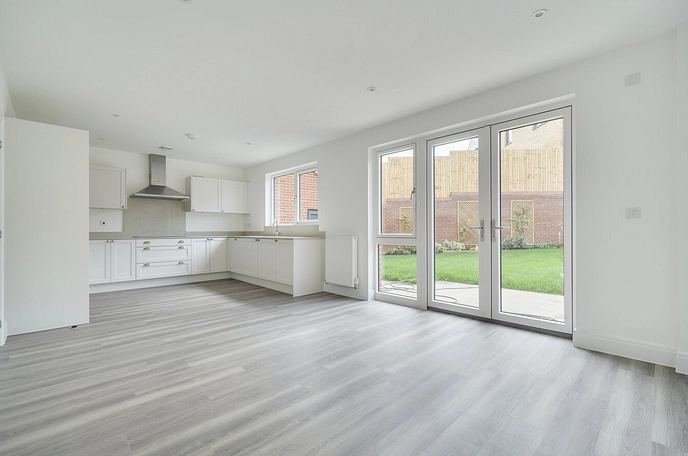 4 bedroom  detached house for sale