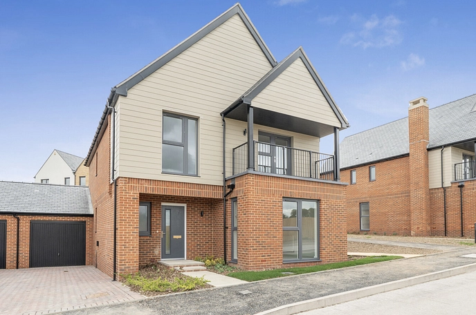 4 bedroom  detached house for sale
