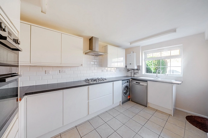 3 bedroom  semi-detached house for sale