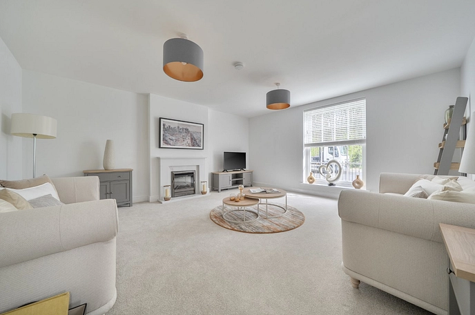 4 bedroom  semi-detached house for sale