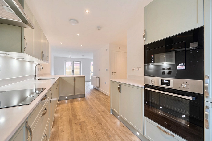 3 bedroom  semi-detached house for sale