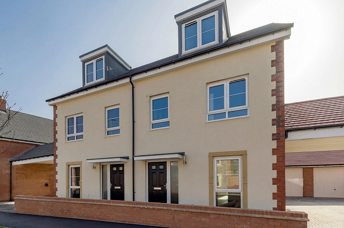 3 bedroom  semi-detached house for sale
