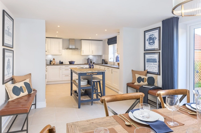 3 bedroom  semi-detached house for sale
