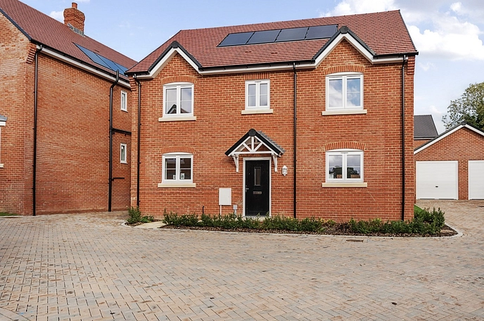 4 bedroom  detached house for sale