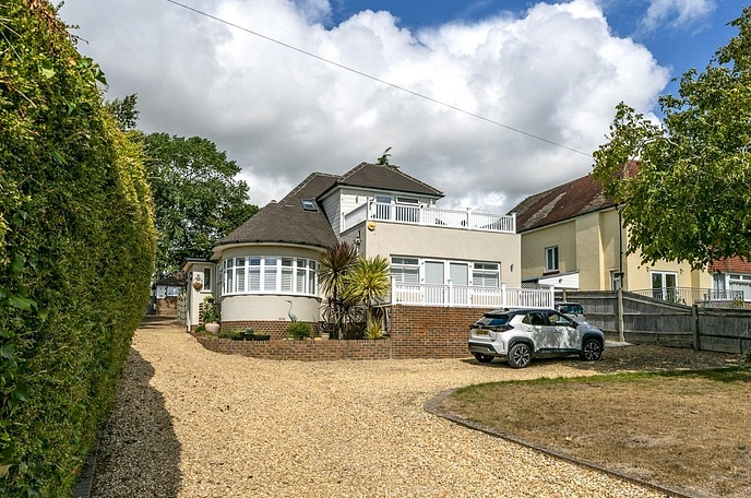 4 bedroom  detached house for sale