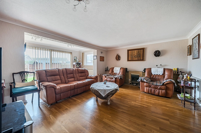 3 bedroom  semi-detached house for sale