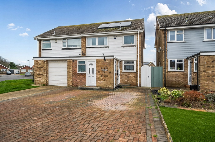 3 bedroom  semi-detached house for sale