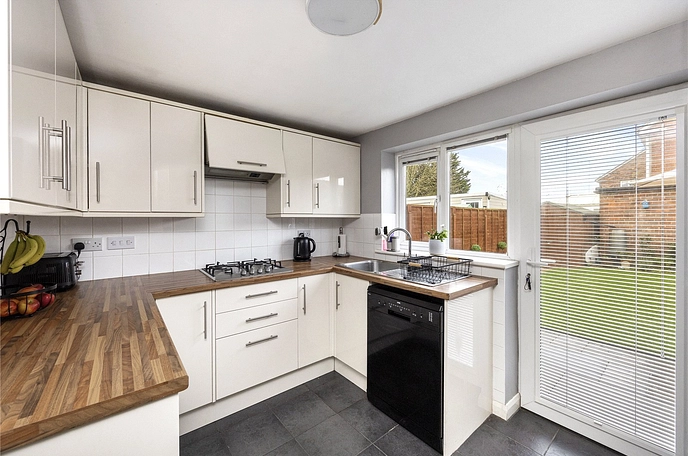 3 bedroom  detached house for sale