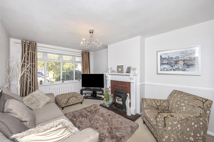 4 bedroom  semi-detached house for sale