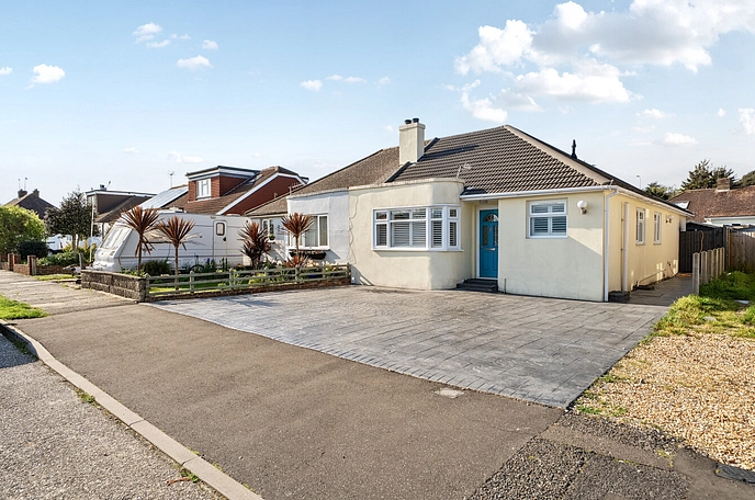 3 bedroom  semi-detached bungalow for sale