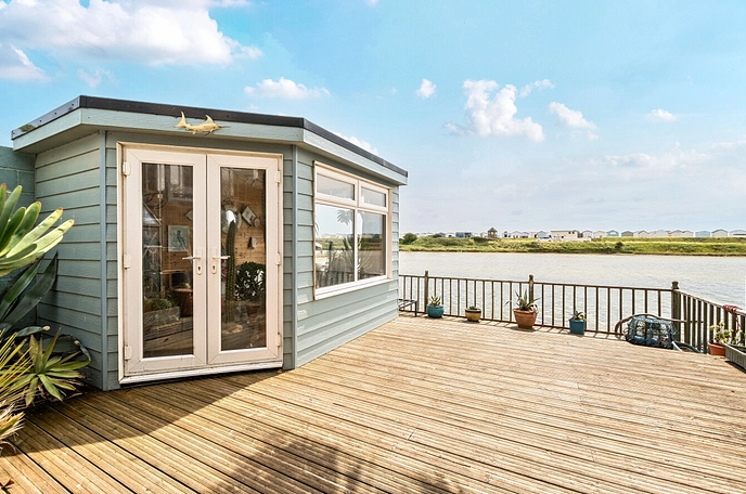 4 bedroom  detached house for sale