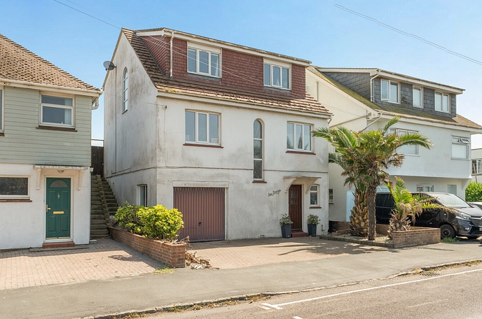 4 bedroom  detached house for sale