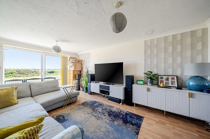 3 bedroom  semi-detached house for sale