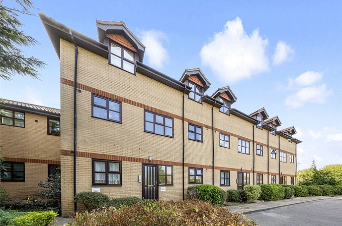 2 bedroom maisonette for sale