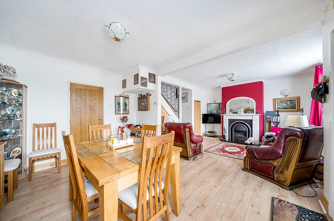 2 bedroom  terraced house for sale