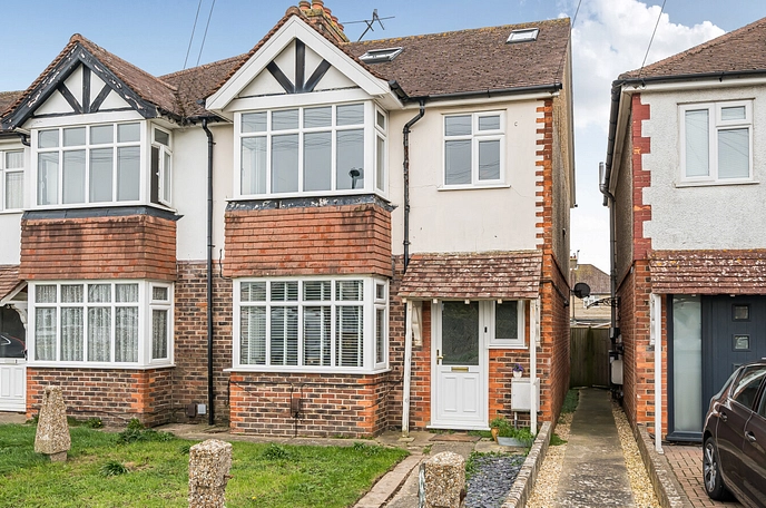 4 bedroom  semi-detached house for sale