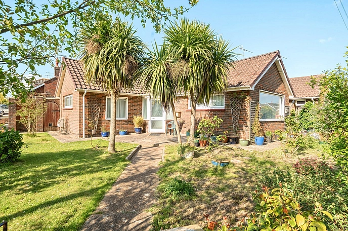 2 bedroom  detached bungalow for sale
