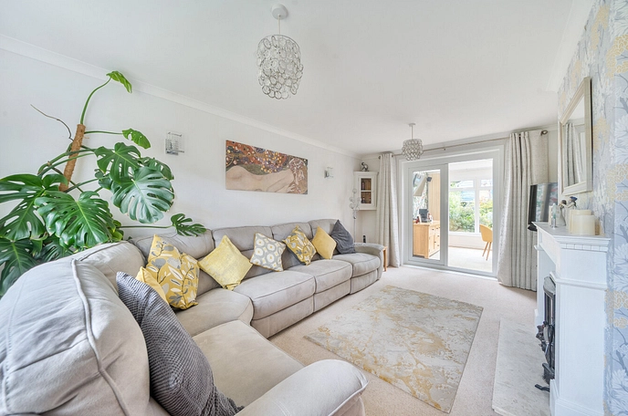 4 bedroom  semi-detached house for sale