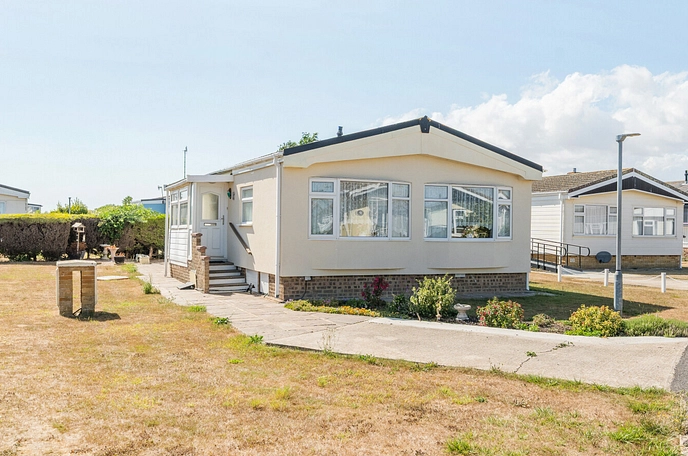 2 bedroom  detached park home for sale