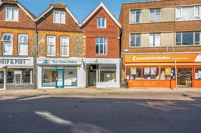 3 bedroom maisonette for sale