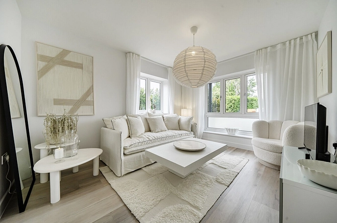 2 bedroom  semi-detached house for sale
