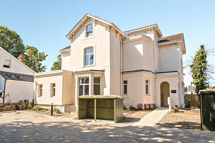3 bedroom apartment for sale