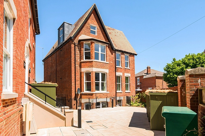 2 bedroom apartment for sale
