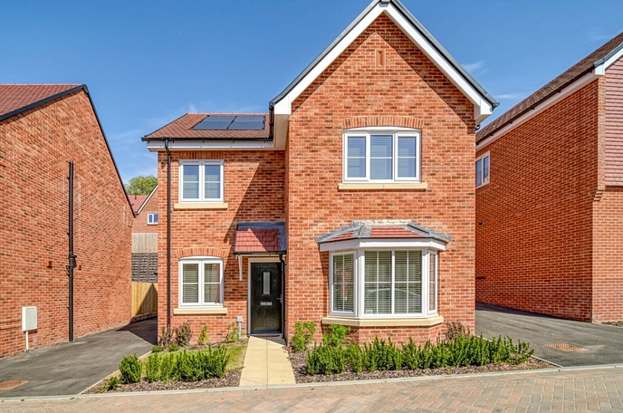 4 bedroom detached house for sale